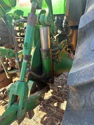 Image of John Deere 8130 equipment image 4
