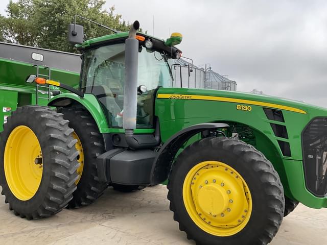 Image of John Deere 8130 equipment image 4