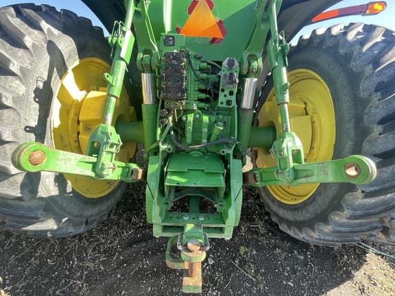 Image of John Deere 8130 equipment image 1