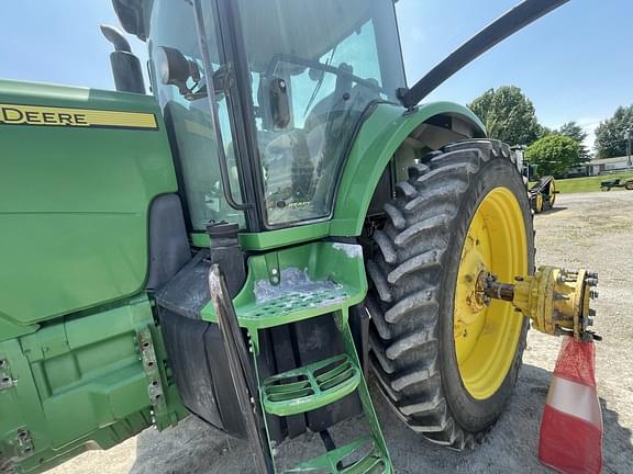 Image of John Deere 8130 equipment image 2