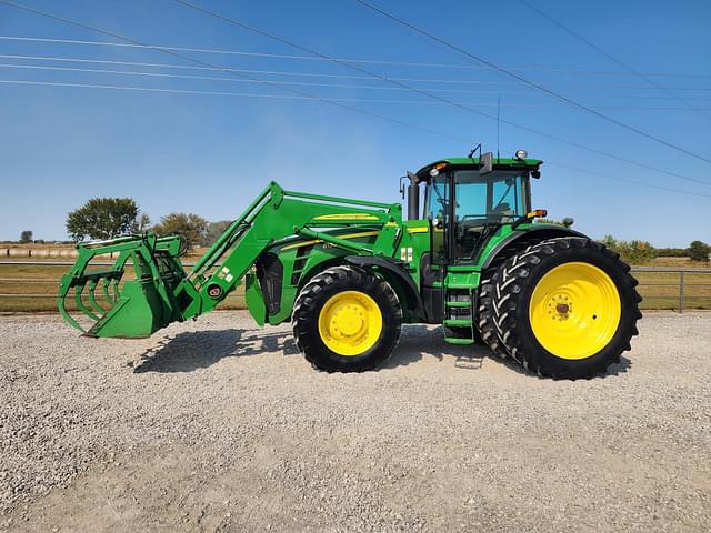 Image of John Deere 8130 equipment image 2