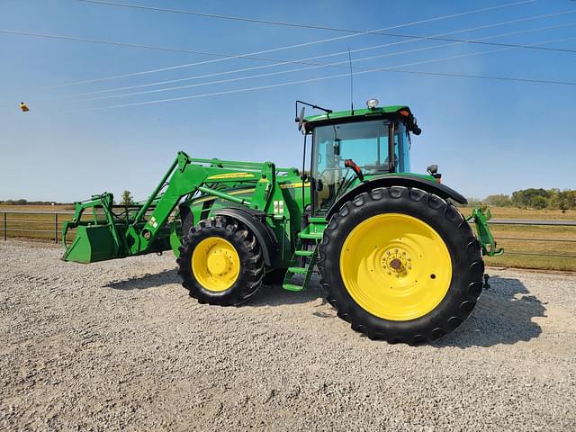 Image of John Deere 8130 equipment image 4