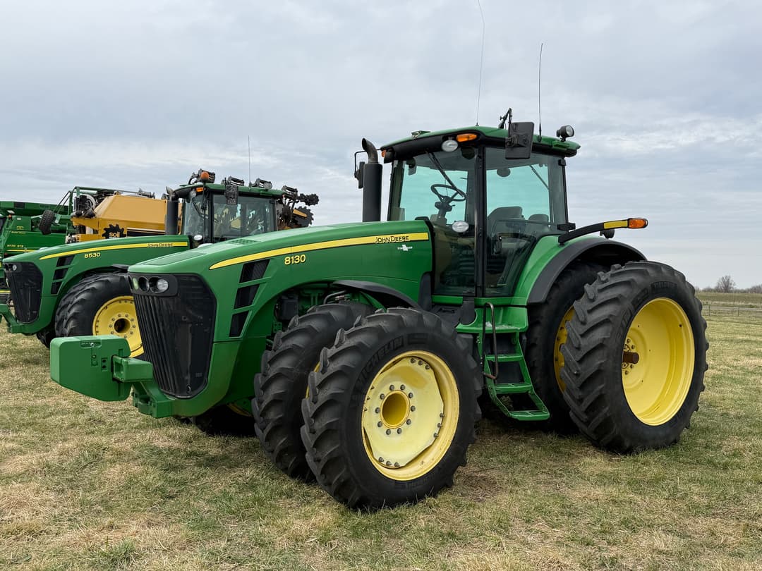 Image of John Deere 8130 Primary image