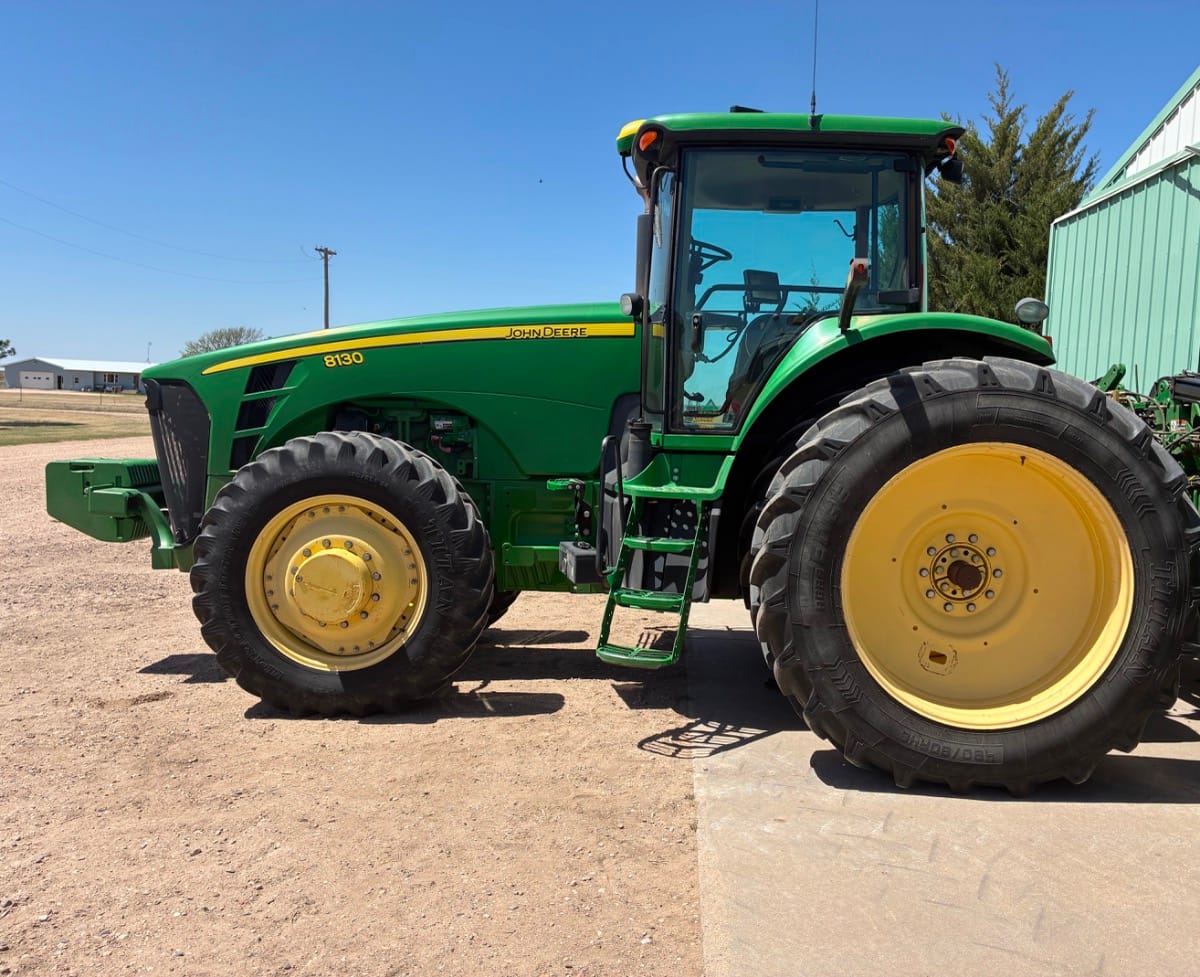 Main image John Deere 8130