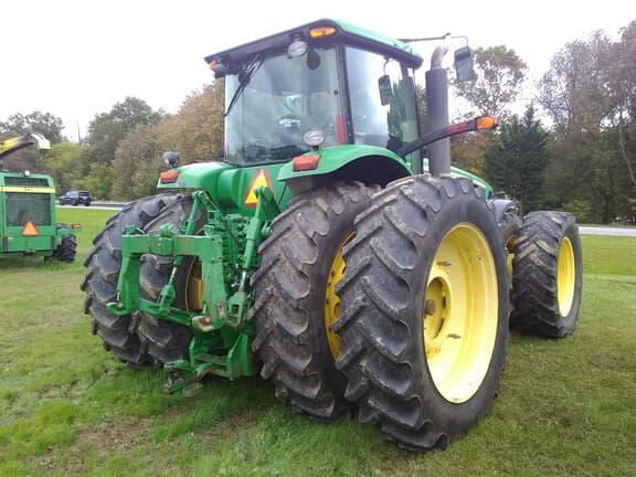 Image of John Deere 8230 equipment image 3