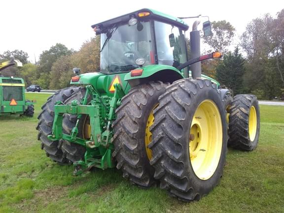 Image of John Deere 8230 equipment image 2