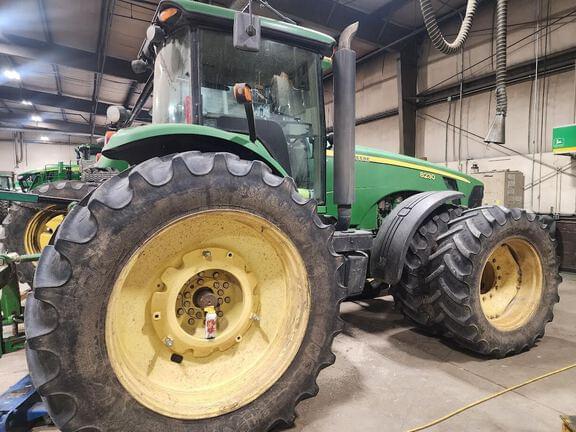 Image of John Deere 8230 Primary image