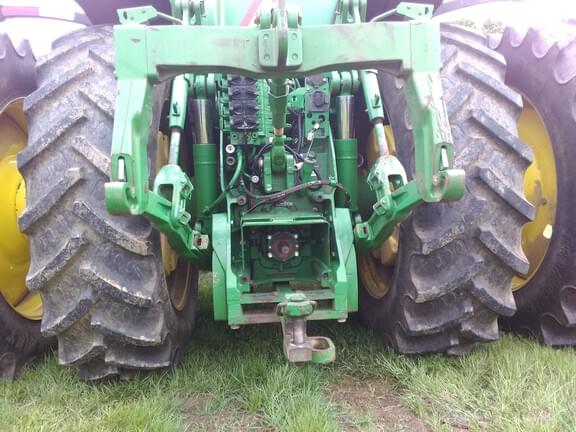 Image of John Deere 8230 equipment image 4