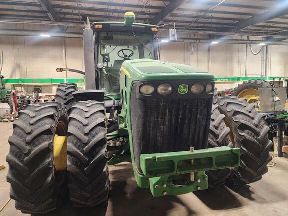 Image of John Deere 8230 equipment image 1