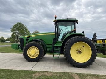 Main image John Deere 8230