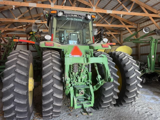 Image of John Deere 8230 equipment image 2
