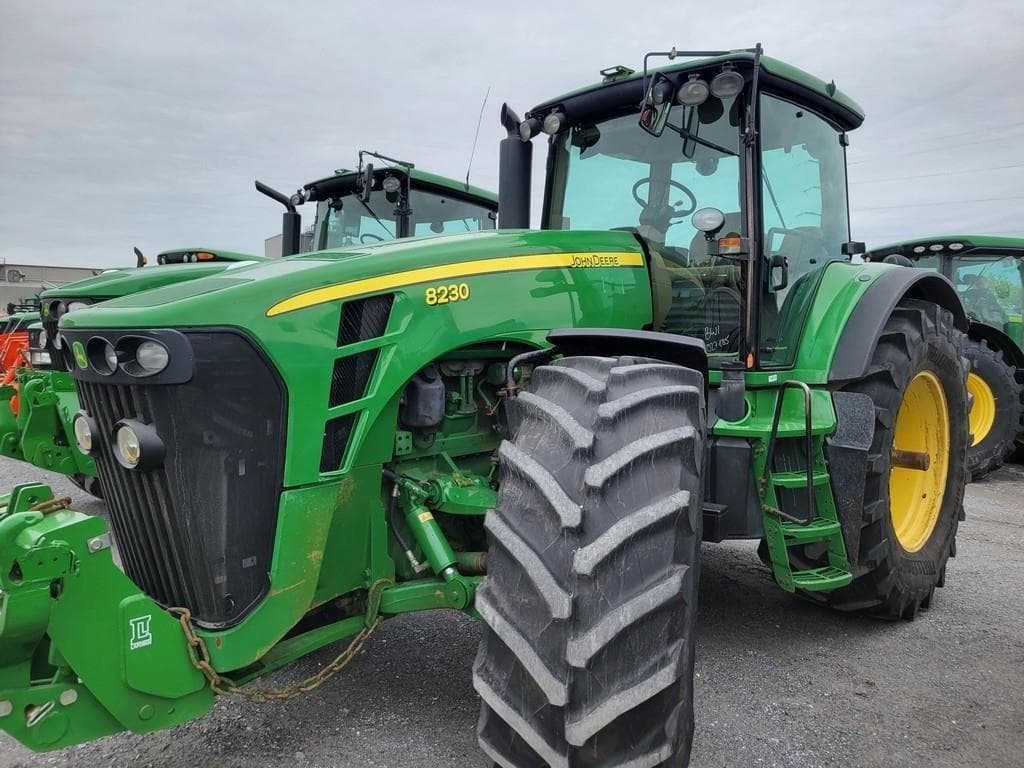 Image of John Deere 8230 Primary image