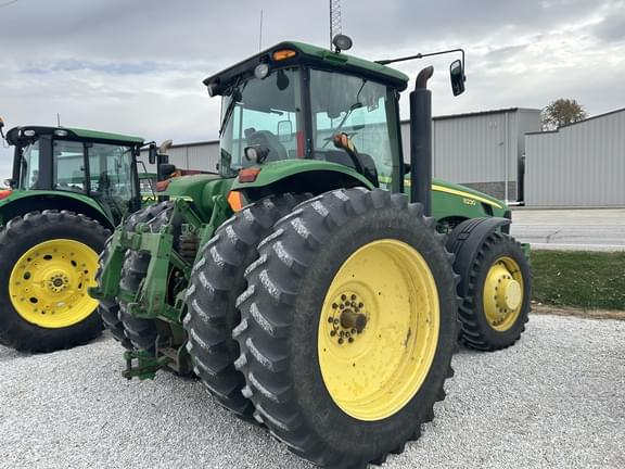 Image of John Deere 8230 equipment image 2