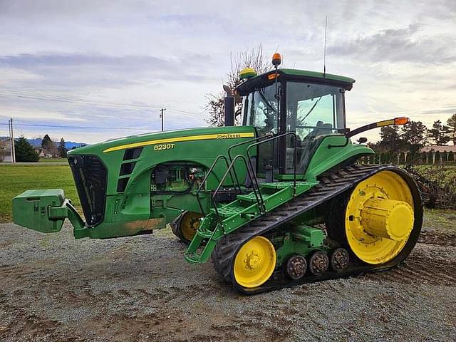 Image of John Deere 8230T equipment image 1