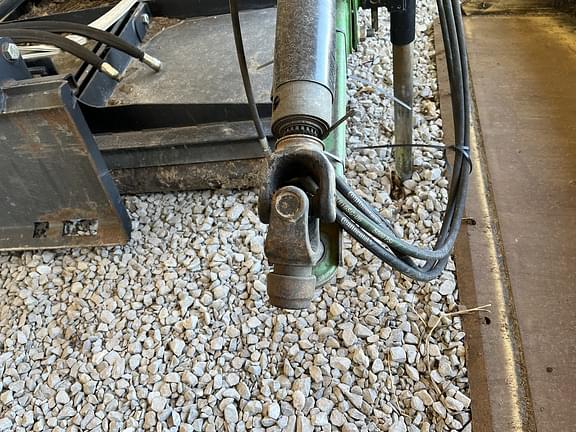 Image of John Deere 830 equipment image 4