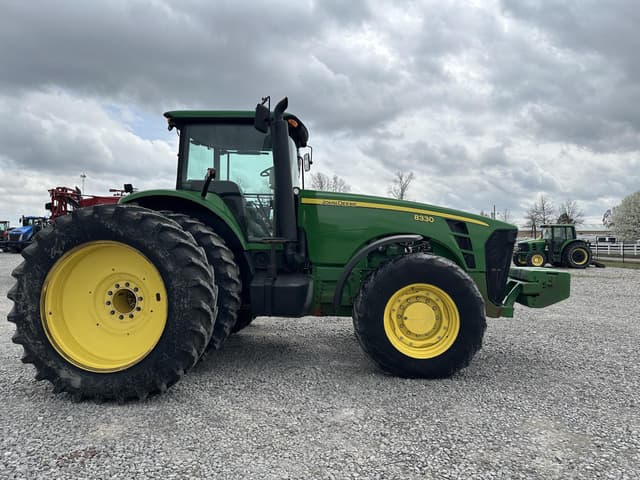 Image of John Deere 8330 equipment image 3