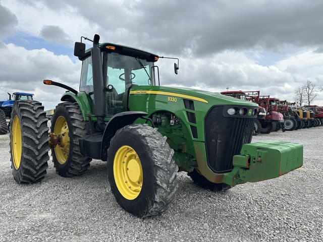 Image of John Deere 8330 equipment image 1