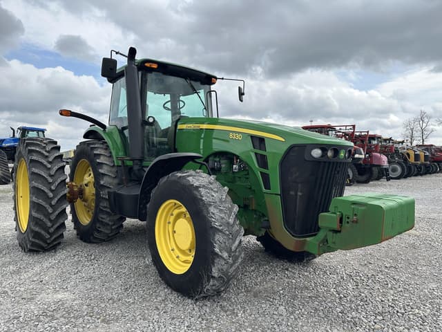 Image of John Deere 8330 equipment image 1