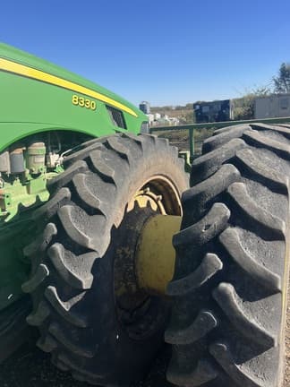Image of John Deere 8330 equipment image 4