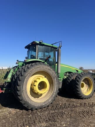 Image of John Deere 8330 equipment image 1