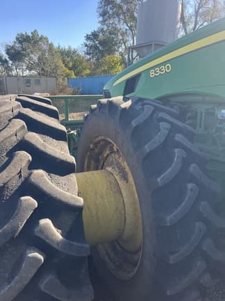 Image of John Deere 8330 equipment image 2