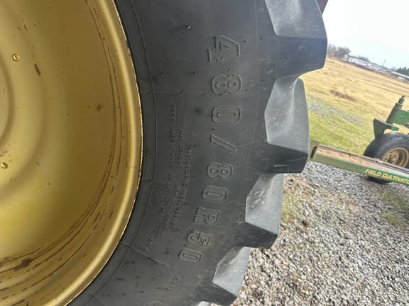 Image of John Deere 8330 equipment image 2