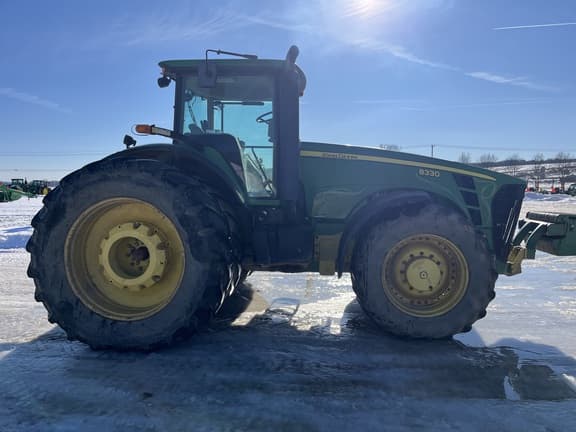 Image of John Deere 8330 equipment image 4
