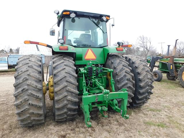 Image of John Deere 8330 equipment image 4