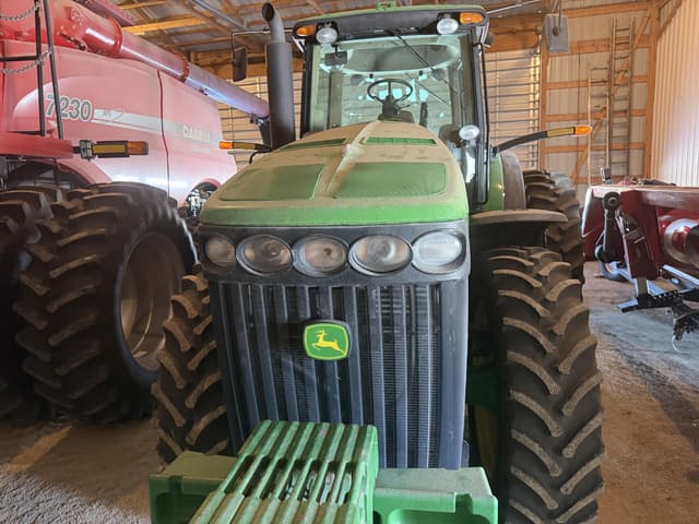 Image of John Deere 8330 equipment image 1