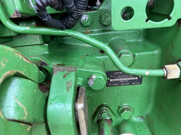 Image of John Deere 8330 equipment image 4