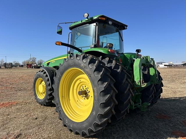 Image of John Deere 8330 equipment image 2