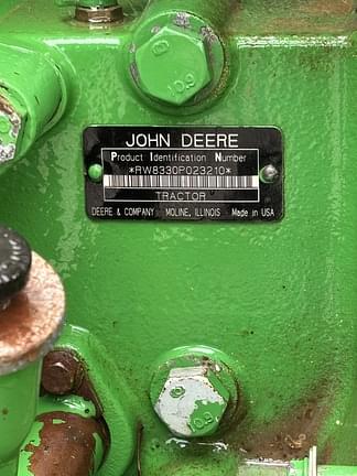 Image of John Deere 8330 equipment image 1