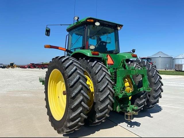 Image of John Deere 8330 equipment image 3