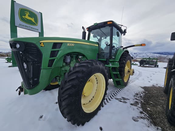 Image of John Deere 8330 equipment image 2