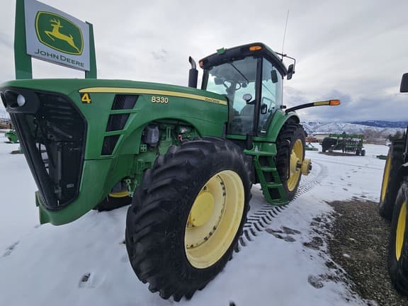 Image of John Deere 8330 equipment image 3