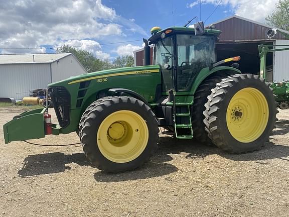Image of John Deere 8330 equipment image 1