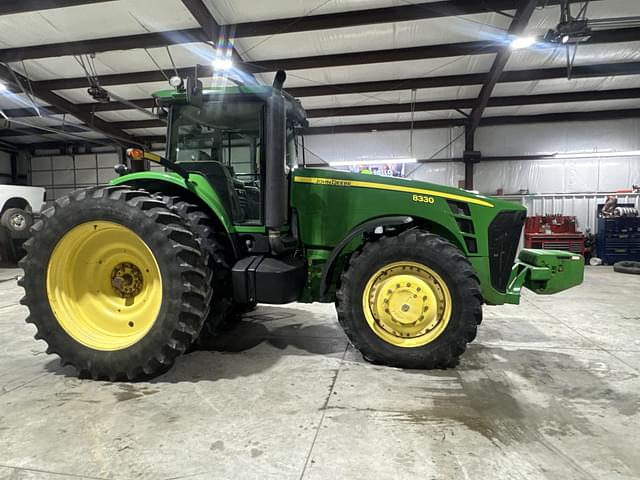 Image of John Deere 8330 equipment image 3