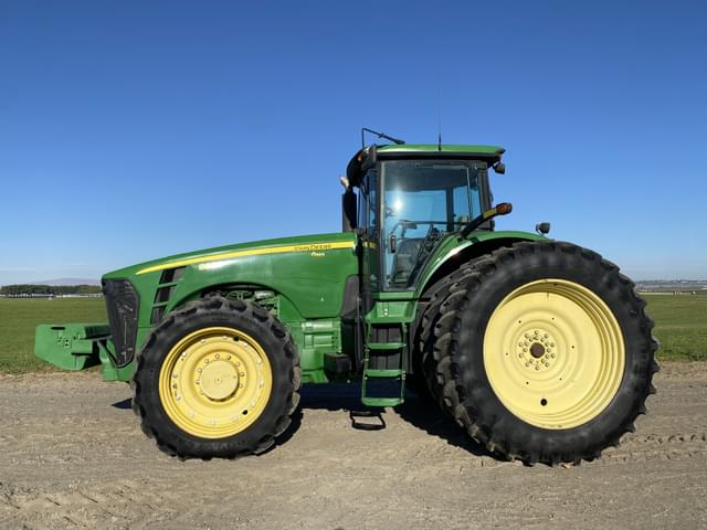 Image of John Deere 8330 equipment image 1