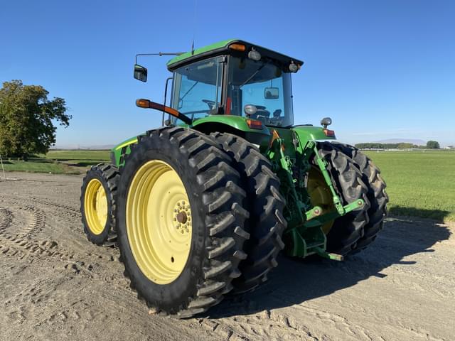 Image of John Deere 8330 equipment image 2