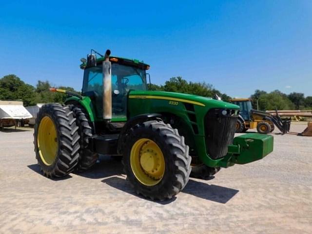 Image of John Deere 8330 equipment image 4