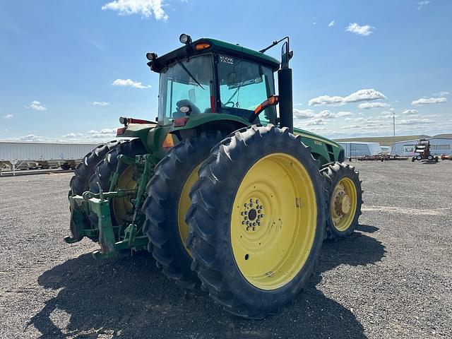 Image of John Deere 8330 equipment image 4