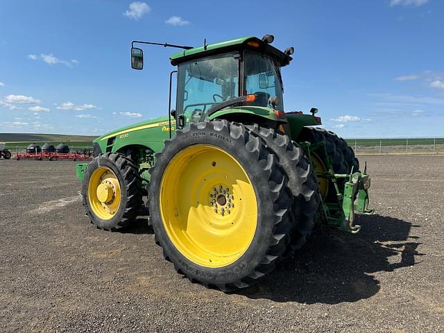 Image of John Deere 8330 equipment image 2