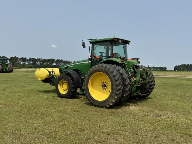Image of John Deere 8330 equipment image 2