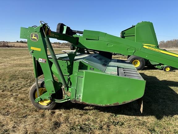 Image of John Deere 835 equipment image 4