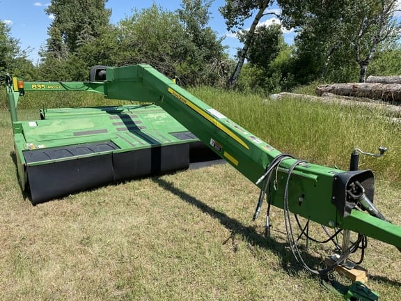 Main image John Deere 835