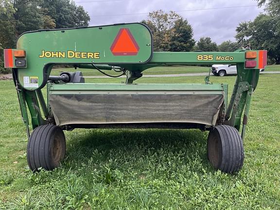 Image of John Deere 835 equipment image 4