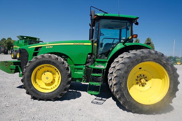 Image of John Deere 8430 equipment image 2