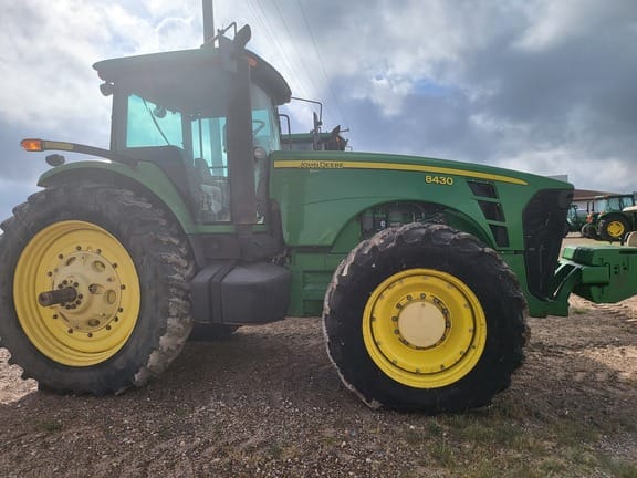Main image John Deere 8430