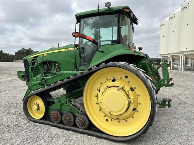 Image of John Deere 8430T equipment image 4