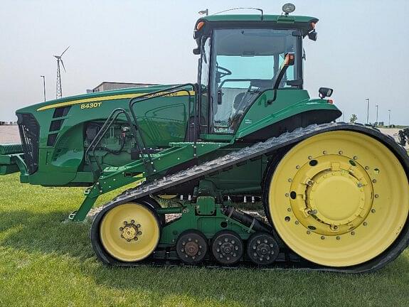 Image of John Deere 8430T equipment image 2